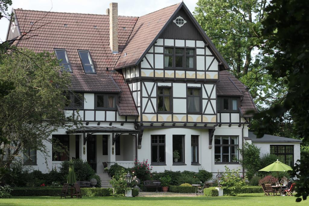 Gutshaus Kubbelkow Hotel Bergen Auf Rugen Exterior foto